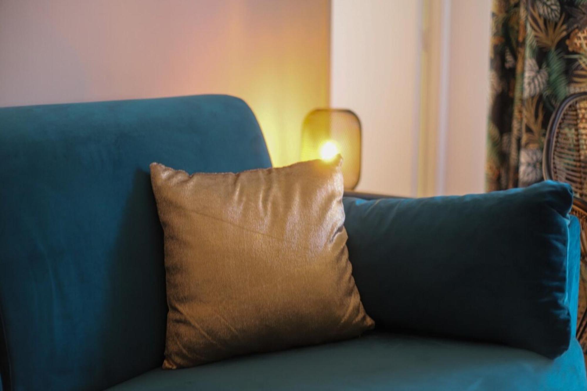 Cozy Along The River - Downtown & Terrace - 4 อานซี ภายนอก รูปภาพ