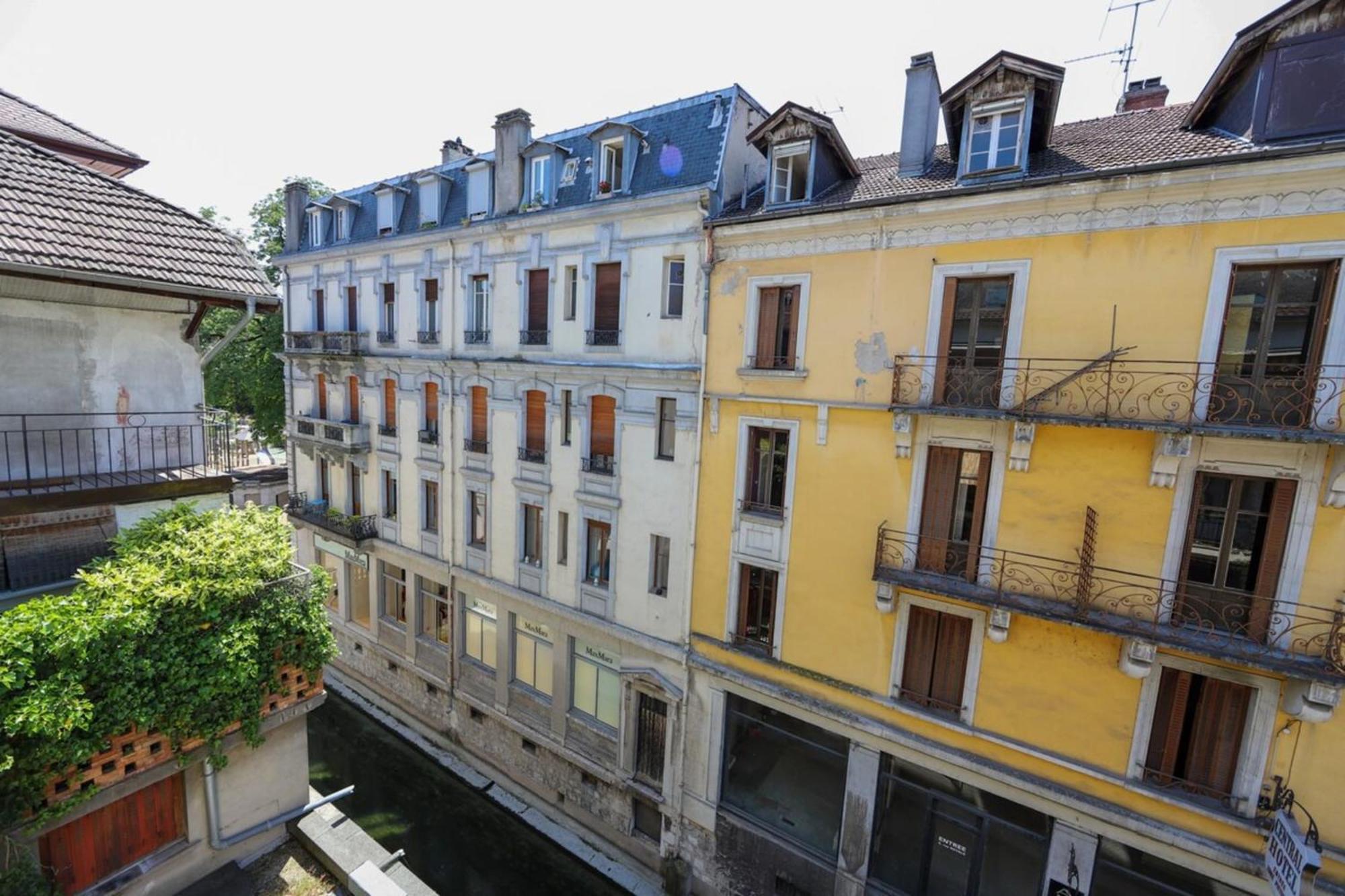 Cozy Along The River - Downtown & Terrace - 4 อานซี ภายนอก รูปภาพ